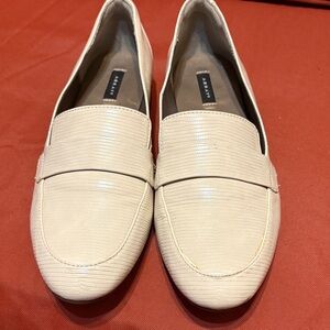 Array Cream Textured Loafers